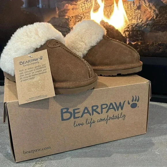 BEARPAW Loki Youth Neverwet suede upper,sheepskin lining & collar slippers - Picture 1 of 6
